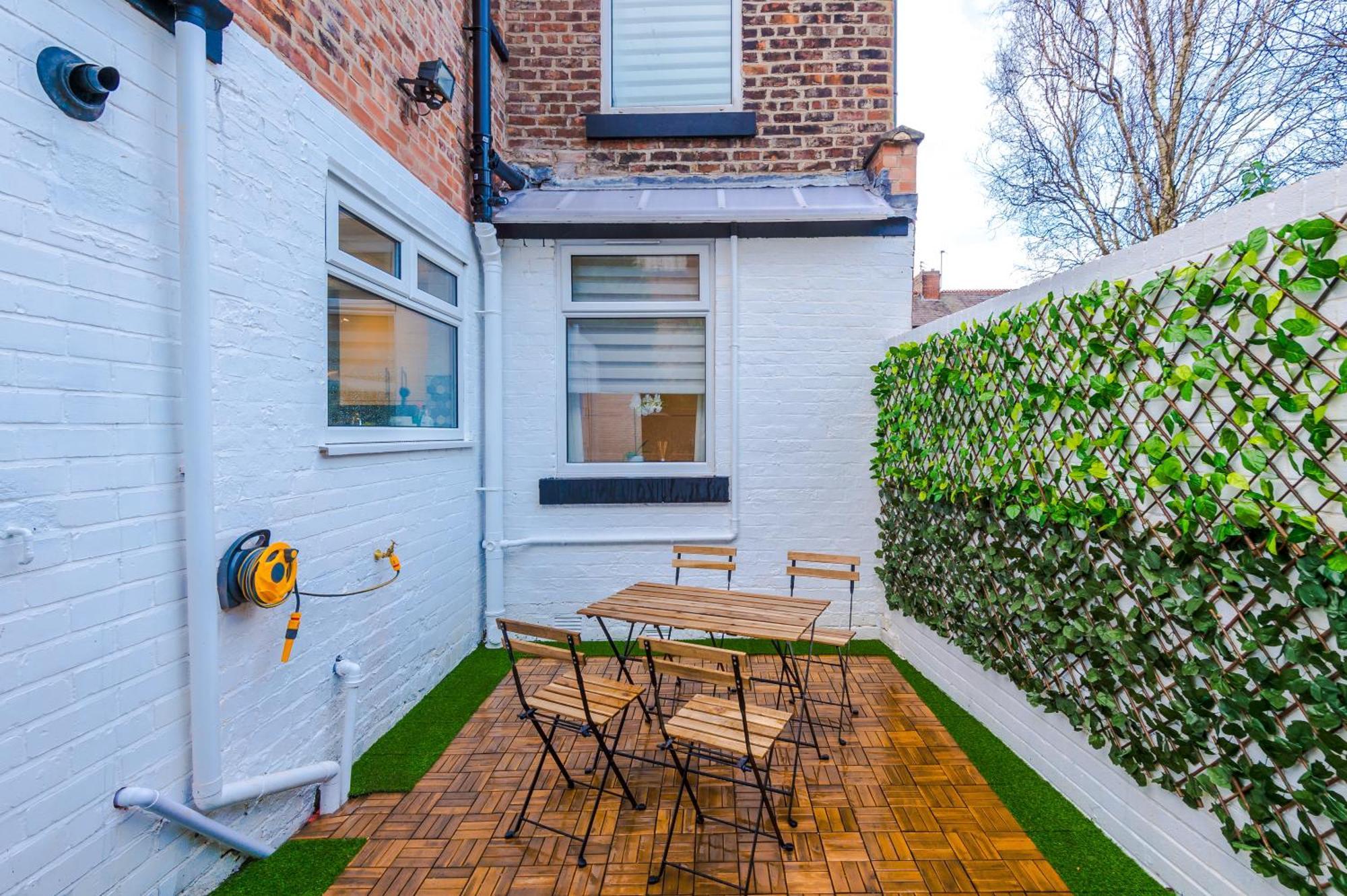 4 Bedroom Victorian House Manchester Exterior photo