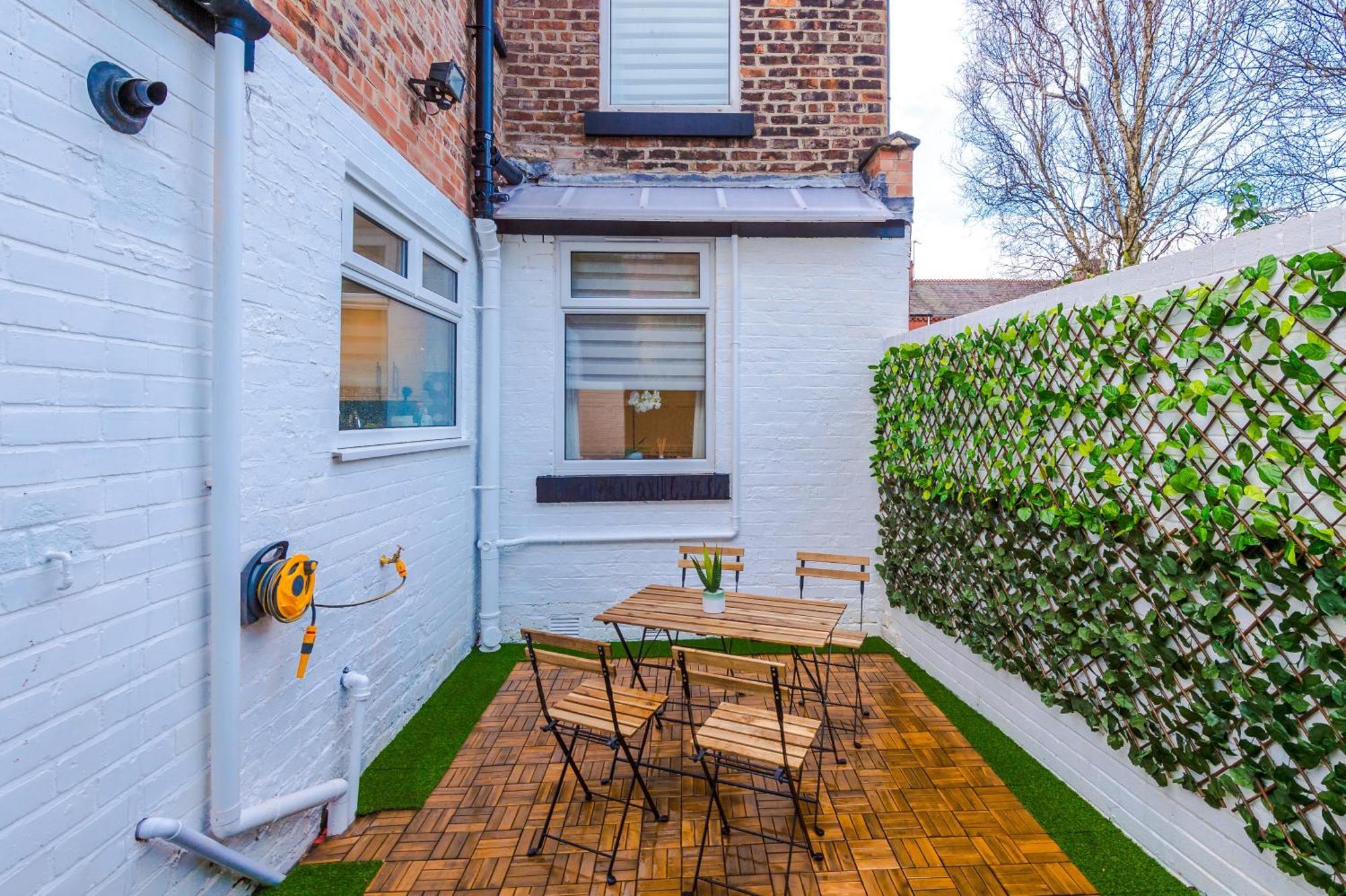 4 Bedroom Victorian House Manchester Exterior photo